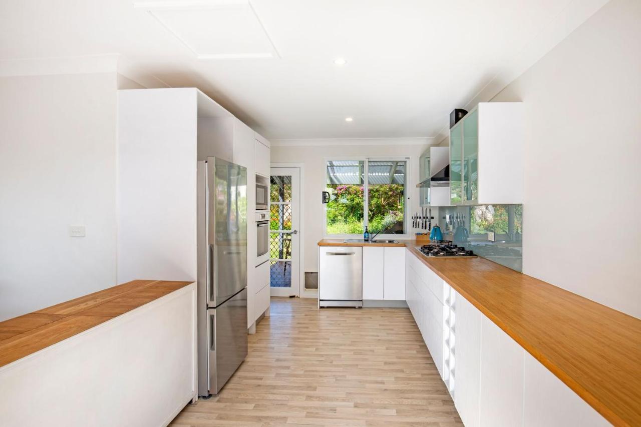 Windansea Cottage Pet Friendly Ocean Glimpses Vincentia Exterior photo