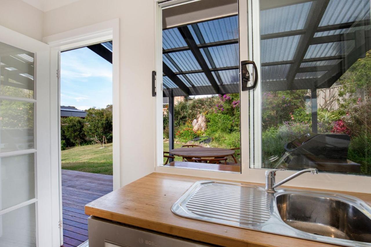 Windansea Cottage Pet Friendly Ocean Glimpses Vincentia Exterior photo
